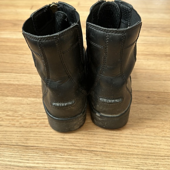 Ariat Kids Paddock Boots Size 2 - Picture 4 of 8
